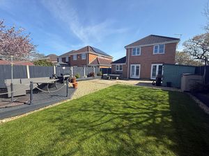 Islay Close Stanney Oaks